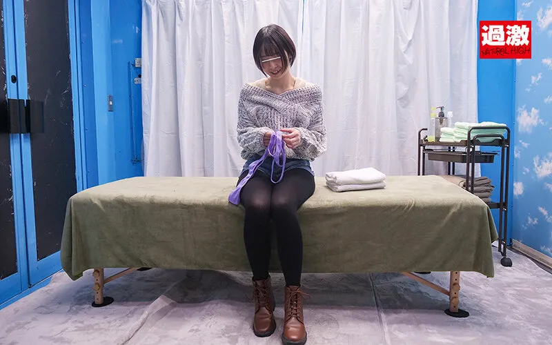 【富岡ありさ 竹内美涼 菜月ひかる 千石もなか】潮吹きマジックミラー号 ド素人女子大生が過激ビキニで初めての潮吹き連続イキ！オイルマッサージで勝手に指を入れられ感じた押しに弱いオマ◎コはハメ潮も吹いちゃう？