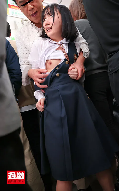 【由良かな】【JK】ロングスカート女学生痴漢 初イキ潮でびしょ濡れになるまで制服を汚しまくれ！ 推定143cm/黒髪パイパン娘