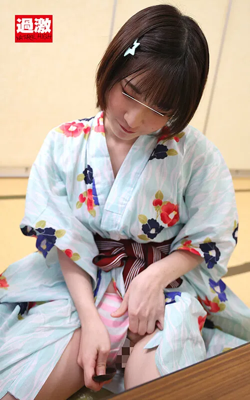 【姫野らん】【ロリ】温泉客が居ても浴衣の中の抱っこSEXで挿入して逃がさず何発も膣射させる痴女っこ2 超性欲娘の暴走