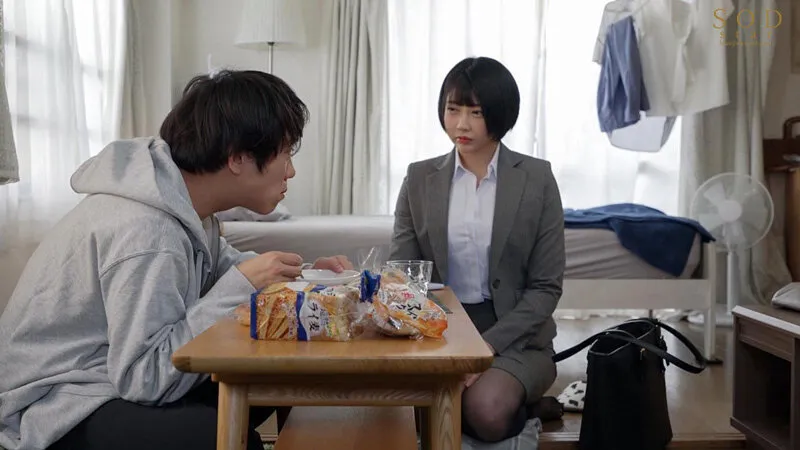 中学のときに好きだった男が強×わいせつ罪で指名手配されていました。私は彼を自宅で匿うことにしました。 レ×プ魔と同棲 夏目響