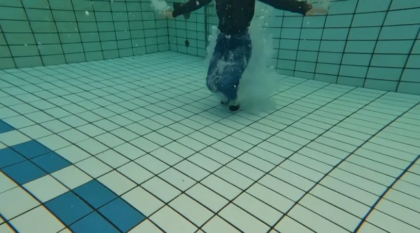 新入生対象授業の告知【JK着衣水泳 ウェット＆メッシー】