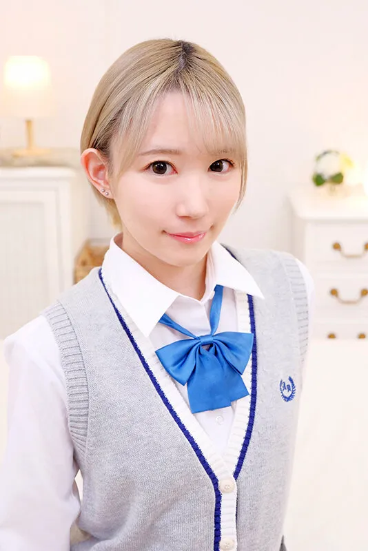 【琴石ゆめる】【JK】素人女子校生限定！ パンティ素股でカチカチのAV男優ち○ぽがアソコに擦れて赤面発情！エアーセックスのはずがパンツ越しに擦れて汁まみれ！つるんと入ってそのまま生ハメセックス！ゆめるちゃん