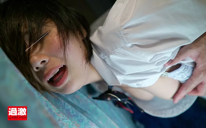 【千石もなか】夜行バスで声も出せずイカされた隙に生ハメされた女はスローピストンの痺れる快感に理性を失い中出しも拒めない 女子○生限定13 敏感乳首発情SP 乳首をいじられ火がつく美尻J○