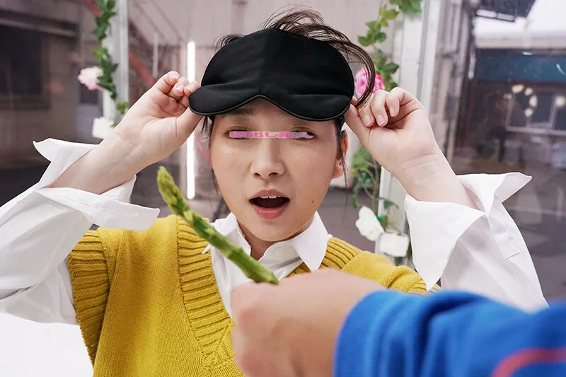 【雅子りな 川栄結愛 菊池まや 他】顔出しMM号 女子大生限定 ザ・マジックミラー お口の中身はなんだろな？こっそり出されたデカチンをじ～っくり舐め回して無意識に濡れちゃった女子大生はオマ○コ生挿入でイキまくり！