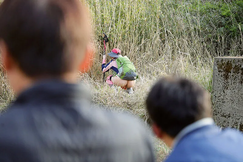 【レイプ】山ガール 野ションしてたら 見られてた！！ 如月ゆの