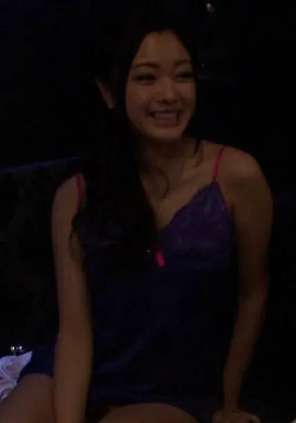 【100円】日本一卑猥な会員制キャバクラに潜入取材！1対1のボックスシートで我慢の限界、周りを気にして声を殺して生挿入！