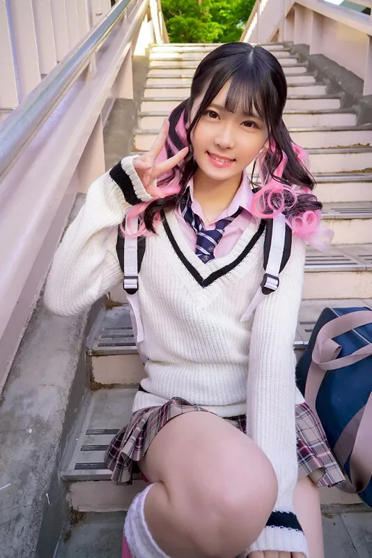 【JK】トー横界隈ドチャ潮絶倫J系あかりちゃん お腹ペコペコ家出娘は宿主無視してセフレ呼んで精子10発搾取 皆瀬あかり