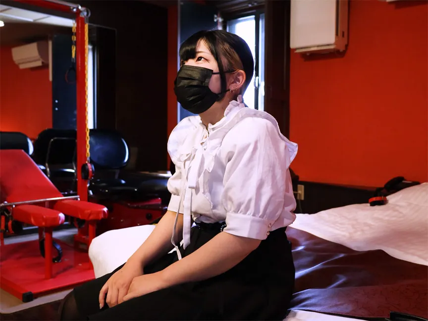 【ネコ耳スク水 腹パン動画】天然もの地雷系娘と腹パンチコスプレ大乱闘