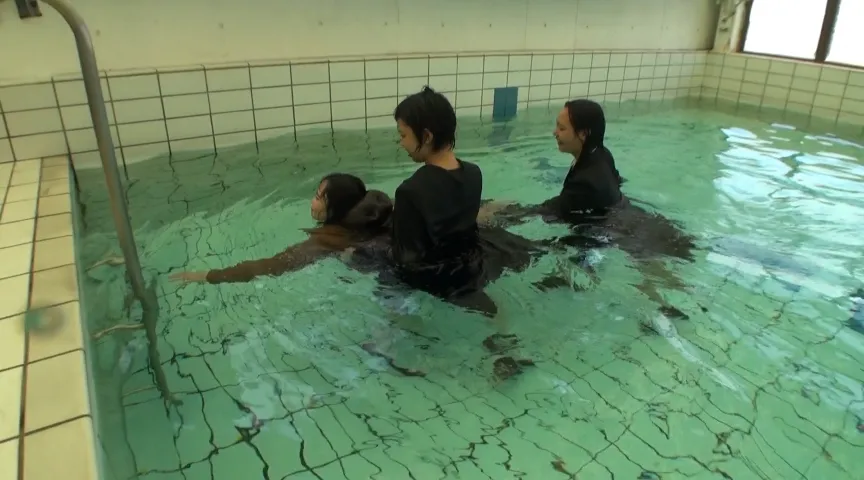 【JK着衣水泳】冬制服のままでの経験【ウェット＆メッシー】