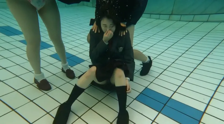 【JK着衣水泳】冬制服のままでの経験【ウェット＆メッシー】