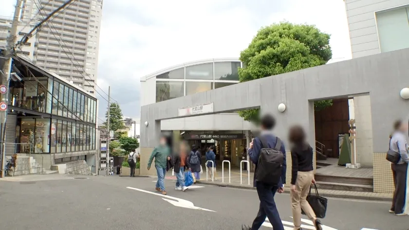 【佐野ゆま】マジ軟派、初撮。 1957 結婚式帰りの美女をナンパ！彼氏いないし友達は幸せそうだし…そんな寂しさに付け込むかのようにSEX交渉！長身でスレンダーなキレイ系お姉さんもチ●ポの前ではキャンキャン喘ぐただの女に早変わり！