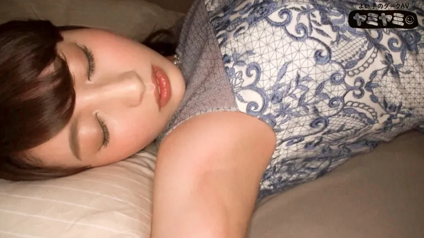 【本田瞳】ヤミヤミアルコール/潮でベッドに水たまりを作る女【飲酒泥酔酩酊・昏睡レイプ動画流出】