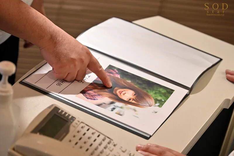 【にゅう工房×キャンベル議長】【JK】知り合いが抱ける風俗EX 勝手に風俗嬢にされたあの子は、強制ご奉仕予約済み♪ 紗倉まな