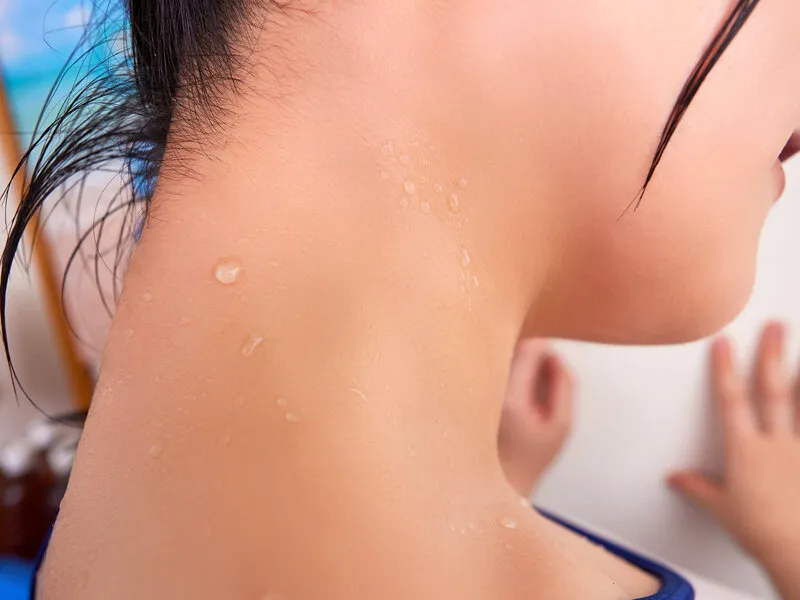 【JK】【VR】クーラーもない灼熱の部室で陸上部キャプテンこなつちゃんと濡れテカ肌で真夏の密着汗だくSEX 柏木こなつ