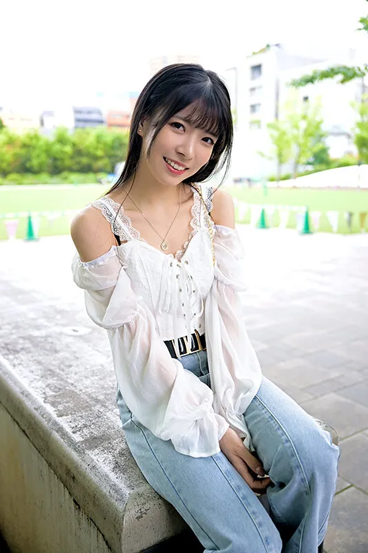 【花井しずく】軟体スレンダーの現役ダンサー 1年ぶりのSEXにマ○コ発熱潮吹き！縦にも横にも180度開くマ○コにズッポリ連続中出し