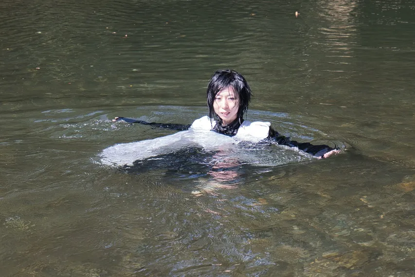 【はじめ】メイドの川遊び【ウェット＆メッシー】