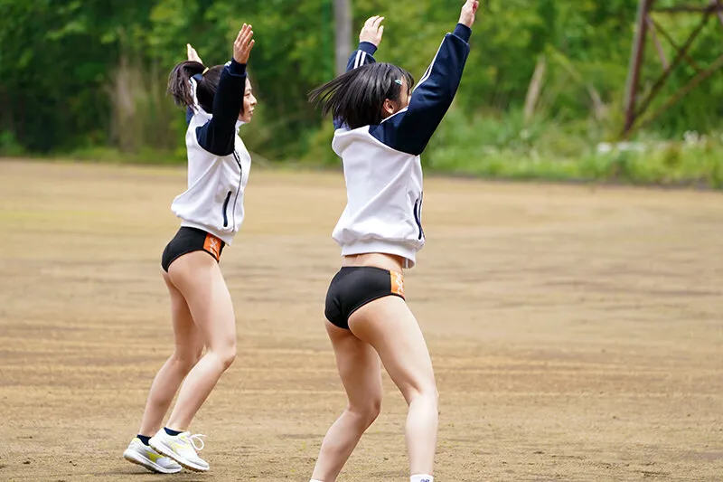 【さつき芽衣 岬あずさ もなみ鈴】【JK】まさかこんなけなげなひよこ女子が…媚薬を盛られ理性完全崩壊！！ところかまわず異物オナニー！イキ漏らしアクメ！！ 4 ＜部活中のスポーツ女子編＞