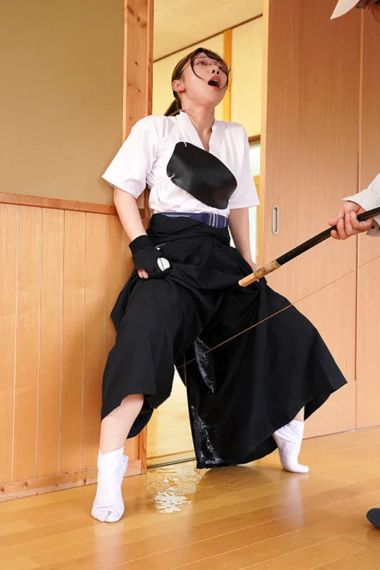 【さつき芽衣 岬あずさ もなみ鈴】【JK】まさかこんなけなげなひよこ女子が…媚薬を盛られ理性完全崩壊！！ところかまわず異物オナニー！イキ漏らしアクメ！！ 4 ＜部活中のスポーツ女子編＞