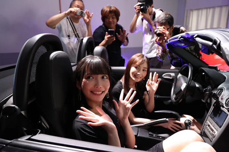 【本田もも 宇佐美みおん 安西天】【透明バニーガール（耳なし）】洗脳ドリル モーターショーキャンペンガール編 俺を見下した小娘達には中出し再教育が必要なんだよ…