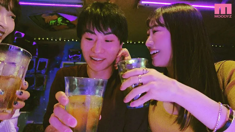 【美園和花 弥生みづき】えっ！飲み屋でいきなり逆ナンしてきたくせに、焦らされまくって、寸止めされて、射精の瞬間もチ〇ポ放置され ザーメンお漏らしするルーインドオーガズム×ハシゴ酒で永遠に賢者タイムを与えられず何度も何度も精子を搾取される… 巨乳ハーレムビッチ編 弥生みづき 美園和花
