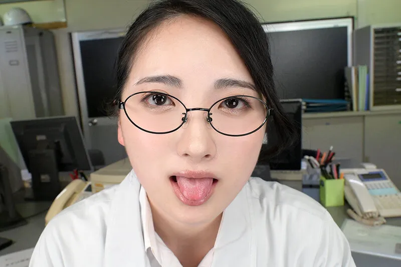 【今井えみ】【VR】【8K VR】万年作業服の地味で真面目な後輩はセックスレスの僕の性欲を処理する都合の良い女 建設会社事務職 えみ23歳