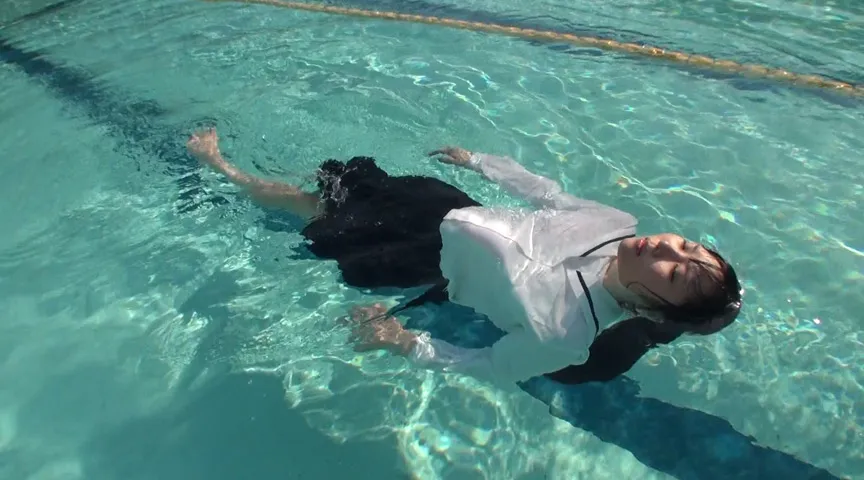 【JK着衣水泳】同級生と真夏のリフレッシュ