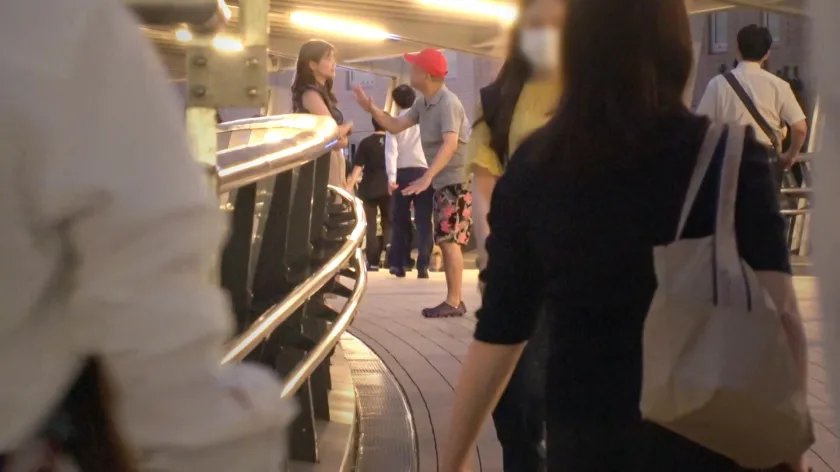 【新山ちなつ】マジ軟派、初撮。 1998 もち肌ボディの美容師をホテルに連れ込みエッチな撮影交渉！最初は戸惑い気味も濃厚な愛撫に吐息を漏らし最後は蜜壺をしとどに濡らしイキ乱れる！