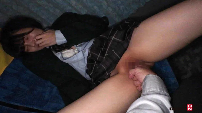 【市井結夏 さつき芽衣 藤田こずえ】【JKレイプ】大学受験のため地方から夜行バスで上京してくる女子校生は痴●されても声を出せない。泣く泣く我慢し寝たフリして声を押し殺し涙目でイキまくる