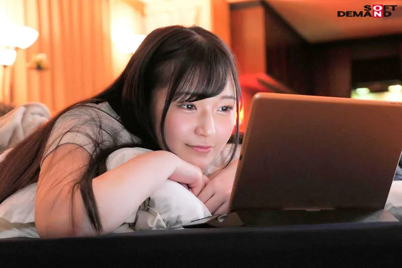 もしも同棲中の彼女がソープ嬢になったら…目覚めの朝はローションまみれのカラダでヌルヌルの密着マットプレイ！リモート会議中はジュルジュルと音を立てて即尺フェラ！最低でも1日8発は射精させられる天国すぎる生活 「今日もエッチの練習させてね」葵みれい