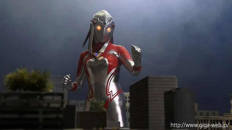 巨大ヒロイン（R） アルティーレイズ 平井栞奈