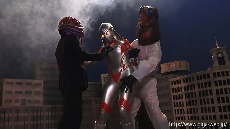 巨大ヒロイン（R） アルティーレイズ 平井栞奈