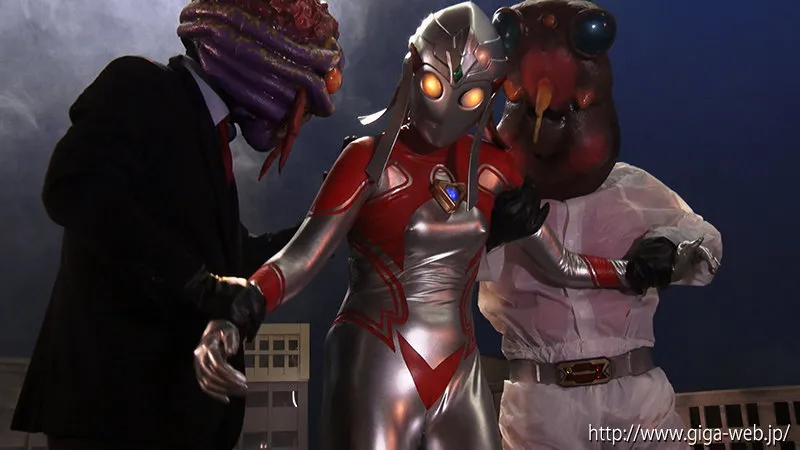 巨大ヒロイン（R） アルティーレイズ 平井栞奈