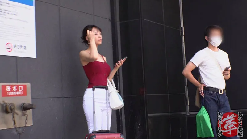 【視姦4P】あさみちゃんに革命を。デカ乳輪がエロい淫乱看護師！視られて感じる痴女に3チ●コで徹底責め！！手コキ＋パイズリ＋エロ舌搾精！視線に囲まれデカマラピストンで絶頂。痴女特製おもてなしフルコースを味わえッ！！w【しろうと変態革命18人目】 長瀬麻美