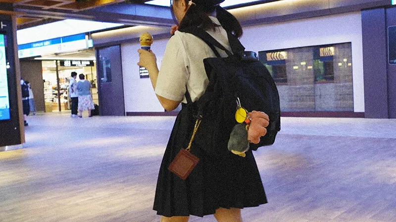 【JSロリ輪姦レイプ】コインロッカーガール 80センチの箱に押し込まれた142センチの小さな美少女は5P輪●の精子で子宮パンパンにしてマ○コだけ大人の階段のぼっちゃいました 月本海咲