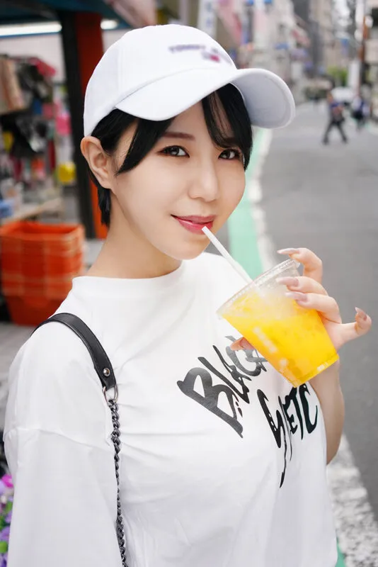 【藤子みお】SNSで知り合った最強クビレのボインちゃんは、男の顔に潮吹きすることを至上の喜びと感じる神乳痴女ビッチでした（汗） カレン（H-cup）