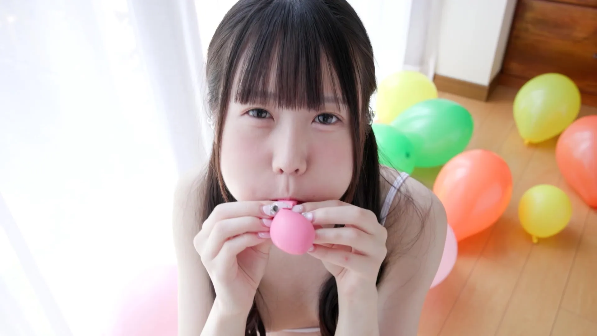 【姫崎あむ】風船フェチの方が歓喜する映像〜膨らませて尻で割る〜