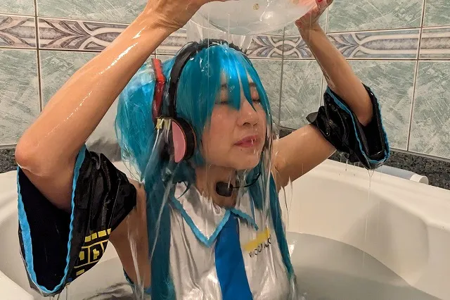 【五十嵐もか】【初音ミク ローション漬け コスROM】ぬっるぬるにしてあげる(写真＋動画おまとめセット)