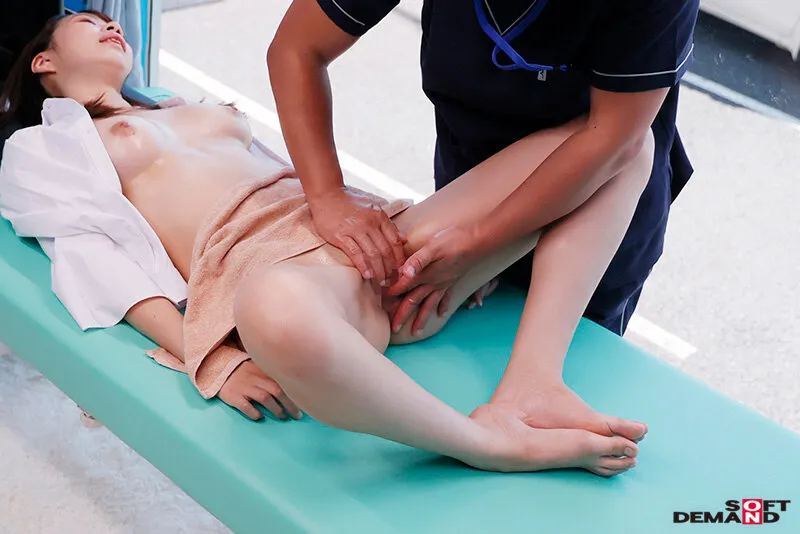 【今井はるな 九井スナオ 響乃うた 他】マジックミラー号 新卒OLの若くて敏感な柔肌をじっくり診察！乳房をいやらしい触診でこねくり回すと分泌物が膣から溢れてデカチン生挿入！赤面羞恥の婦人科検診！