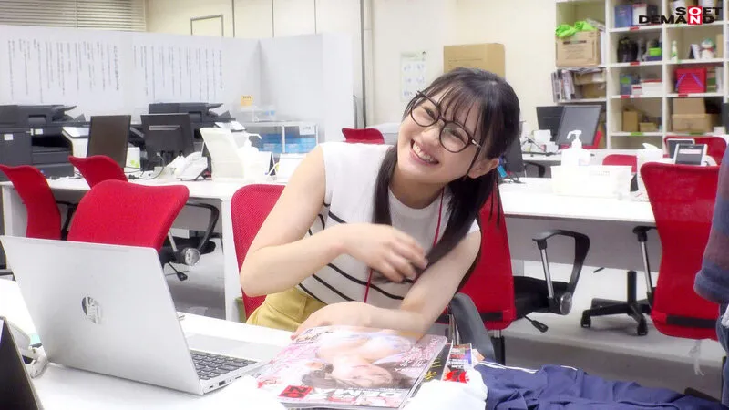 【春風なのか】社内ロリ力トップクラス！《自称B》のAカップに際立つビンカン乳首！ペニ棒扱い不慣れ過ぎでうぶ過ぎぃ！ SOD女子社員 ハダカになるより恥ずかしい！脱ぎキャンBOX野球拳 プロモーション部 新卒1年目 田鍋未空