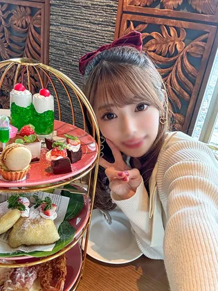 西〇布高級ラウンジ嬢Ｒ　太Pとのプライベートハメ撮り映像流出　顔＆スタイルハイレベルな人気ラウンジ嬢が男に好き勝手チンポねじ込まれ中出しされまくる！