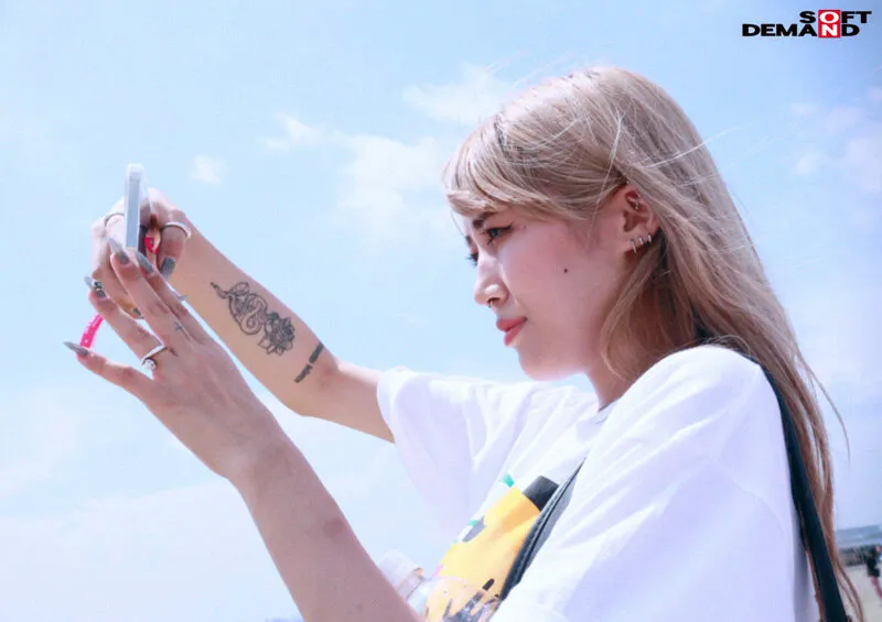 【有馬美玖 鳳カレン 姫野らん 他】夏フェス女の子可愛すぎる。【テントまで持ち込めた2名とセックスまでイケた3名収録】