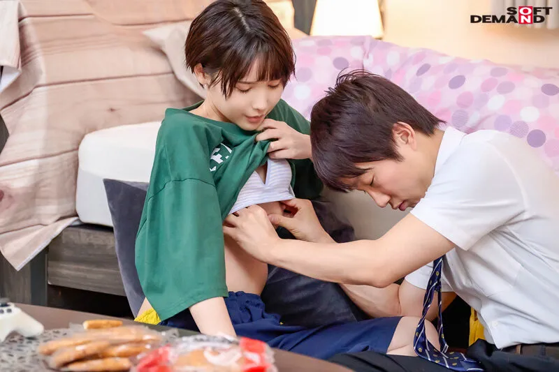 【JK】ボーイッシュでイケメンな女友達に「おっぱいが大きくなってるか揉んでみて？」と言われて、そこから会うたびにおっぱいチェックすることになった…柴崎はる