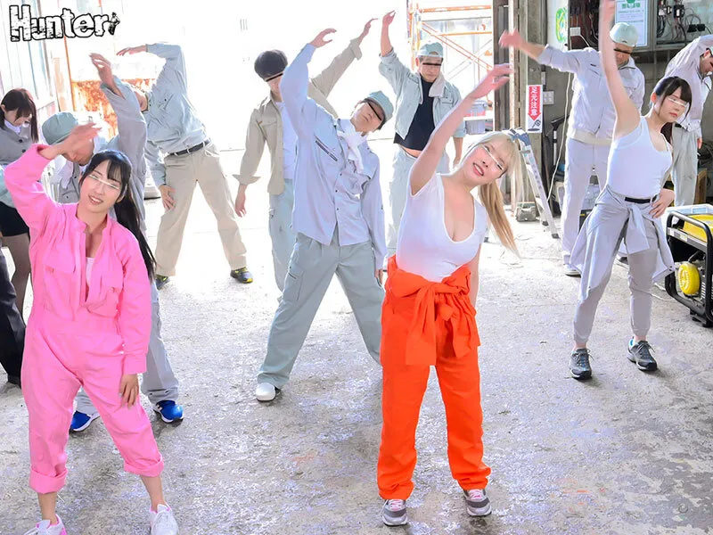 【星空もあ 真白みのり 美澄玲衣 蘭々】だれとでも定額挿れ放題！町工場編 月々定額料金さえ支払えば、女性工員でも事務の女の子でも社長の娘でも誰にでも挿れ放題！