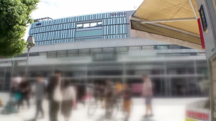 マジ軟派、初撮。 2012 【住みたい街はヤレる街！？】吉祥寺の清楚系な受付嬢は自分からち○こを触ってくる変態だった！仕事中とのギャップが凄いジュボジュボ音立て下品なフェラ＆激しいピストンでイキまくり！