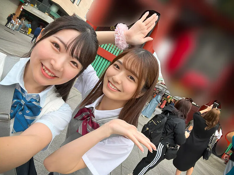 【倉本すみれ 皆月ひかる】【JK】たんぽぽ☆プレゼンツ！ド田舎から東京に修学旅行で来ていたイケてる女子校生とパコパコする物語 すみれ＆ひかる編