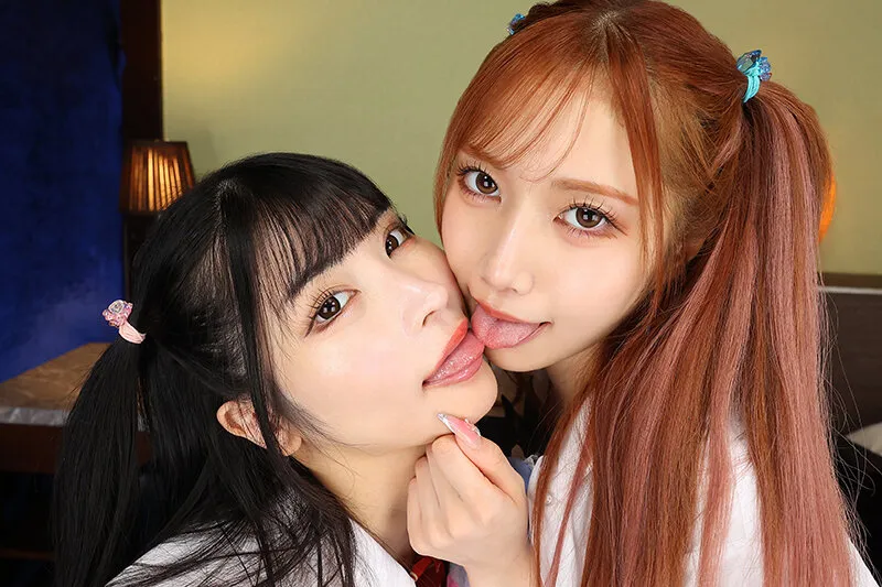 【胡桃さくら 斎藤あみり】【JK】【VR】【8K VR】W最強顔面コンビ！！おじさん大好き美人J○にレズキスを見せつけられ何度も中出しさせられた僕。 さくら・あみり