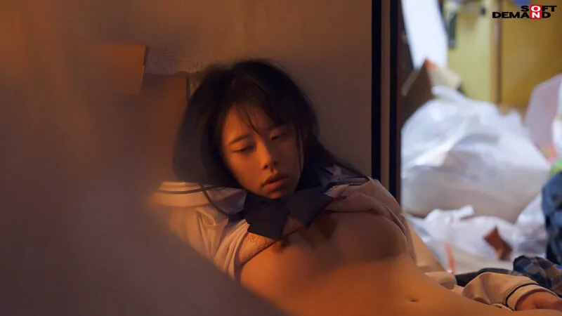 【叔父×JK姪 近親姦レイプ】親不在の一週間、ゴミ部屋に住む叔父さんの絶倫悪臭チ●ポをいっぱいしゃぶらされて、お腹が膨らむまで何度も何度も種付けされた。甘井くるみ【圧倒的4K映像でヌク！】