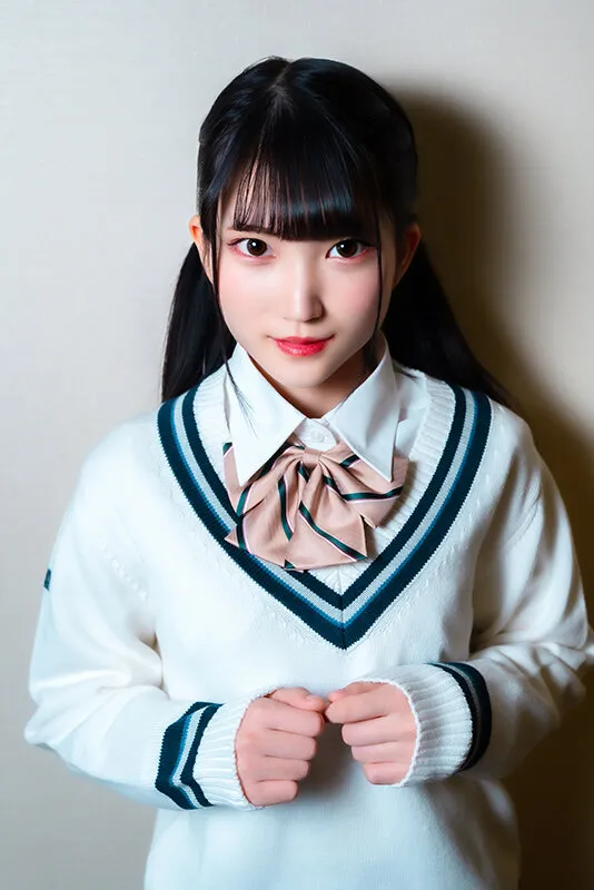 【伊織ひなの】【JK】【アフスク☆セックス】真面目系なルックスがかわいいひなのちゃん1☆歳！友達に嘘をついてまで男に会う性的好奇心激強ガール！！小さな体を使って積極的にチ○コを味わう制服ガールに限界突破中出し！！