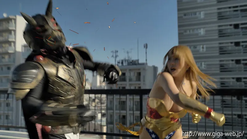 【ワンダーウーマンパロディAV】ワンダーレディー 集団フルボッコ ～数の力に屈したワンダーレディー～ 新村あかり