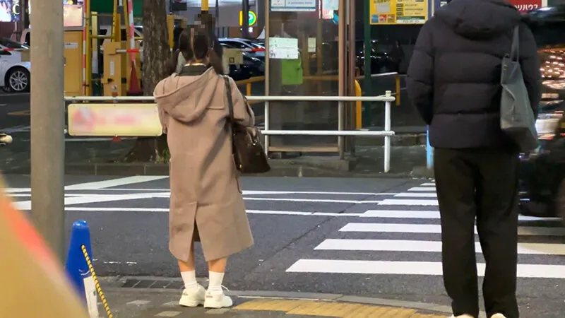 【由良かな】【JKロリ】金曜 午後9時 補導前 あどけない顔の背の低い美少女から秘密の相談。キス以上の不純異性交遊を初めて会った男とシ尽くしてクラスの誰よりも淫乱になった話。